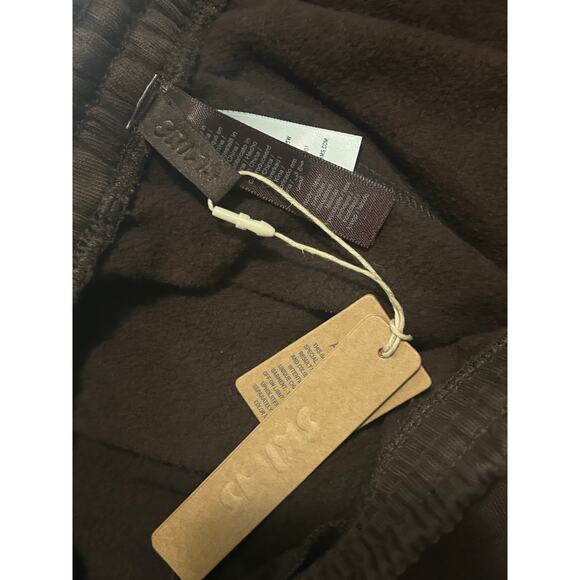 Skims Boyfriend Oversized straight leg pant-pockets-size Small-Color is Espresso - Picture 7 of 9